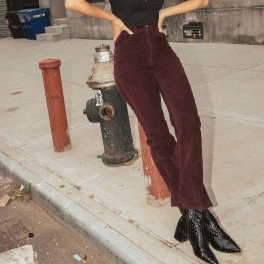 Levi’s rib cage bootcut burgundy corduroy pants - Picture 2 of 5